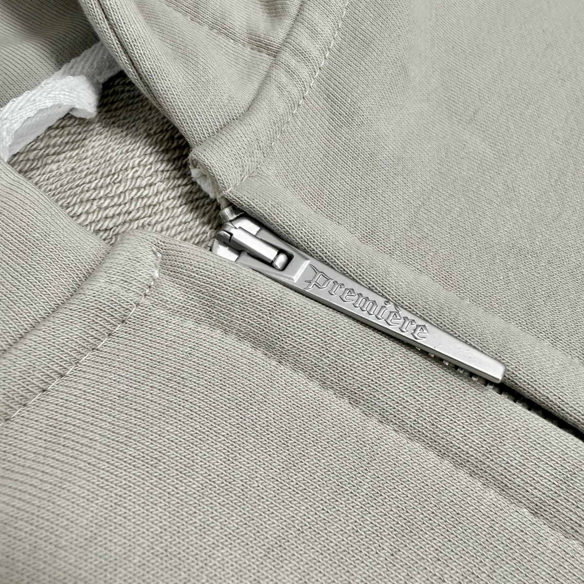 LOGO ZIP HOODIE BEIGE
