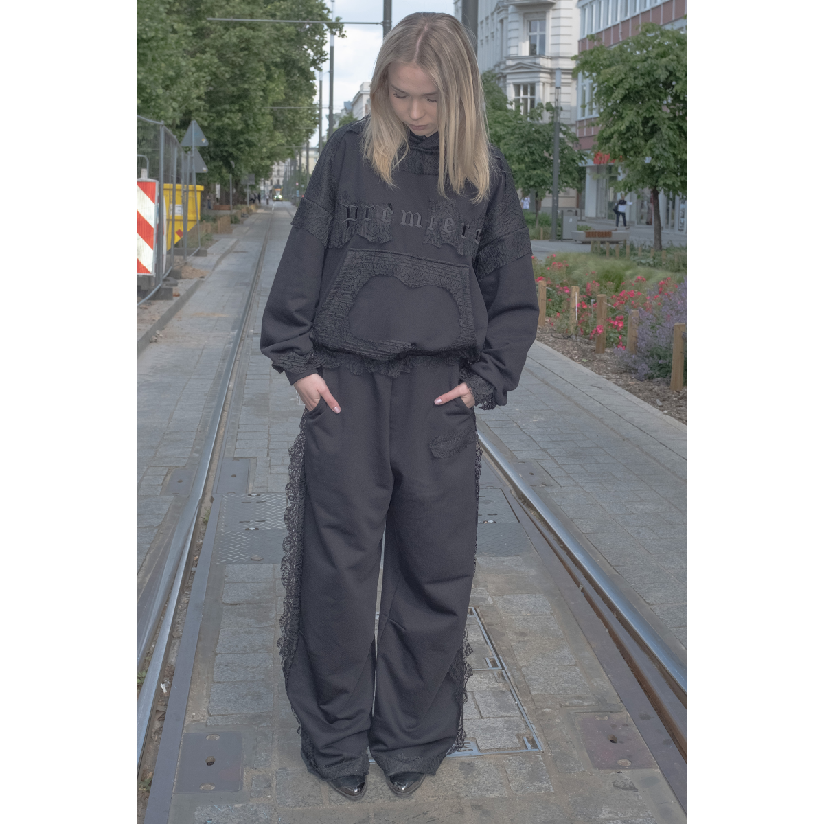 LACE SWEATPANTS BLACK