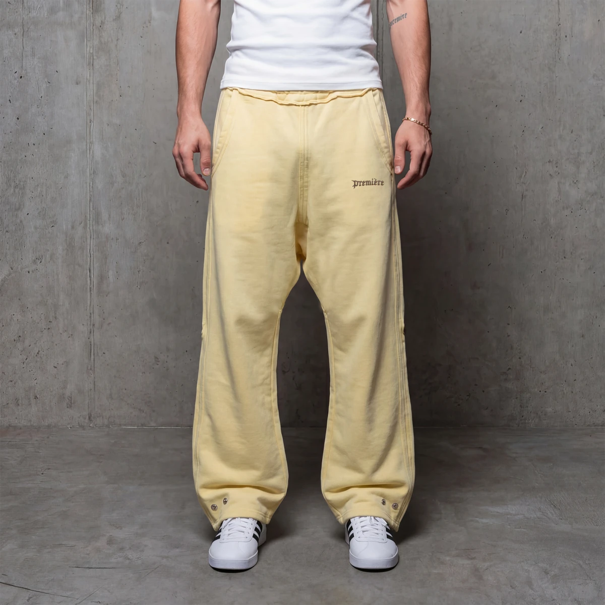 LOGO SWEATPANTS BUTTER YELLOW
