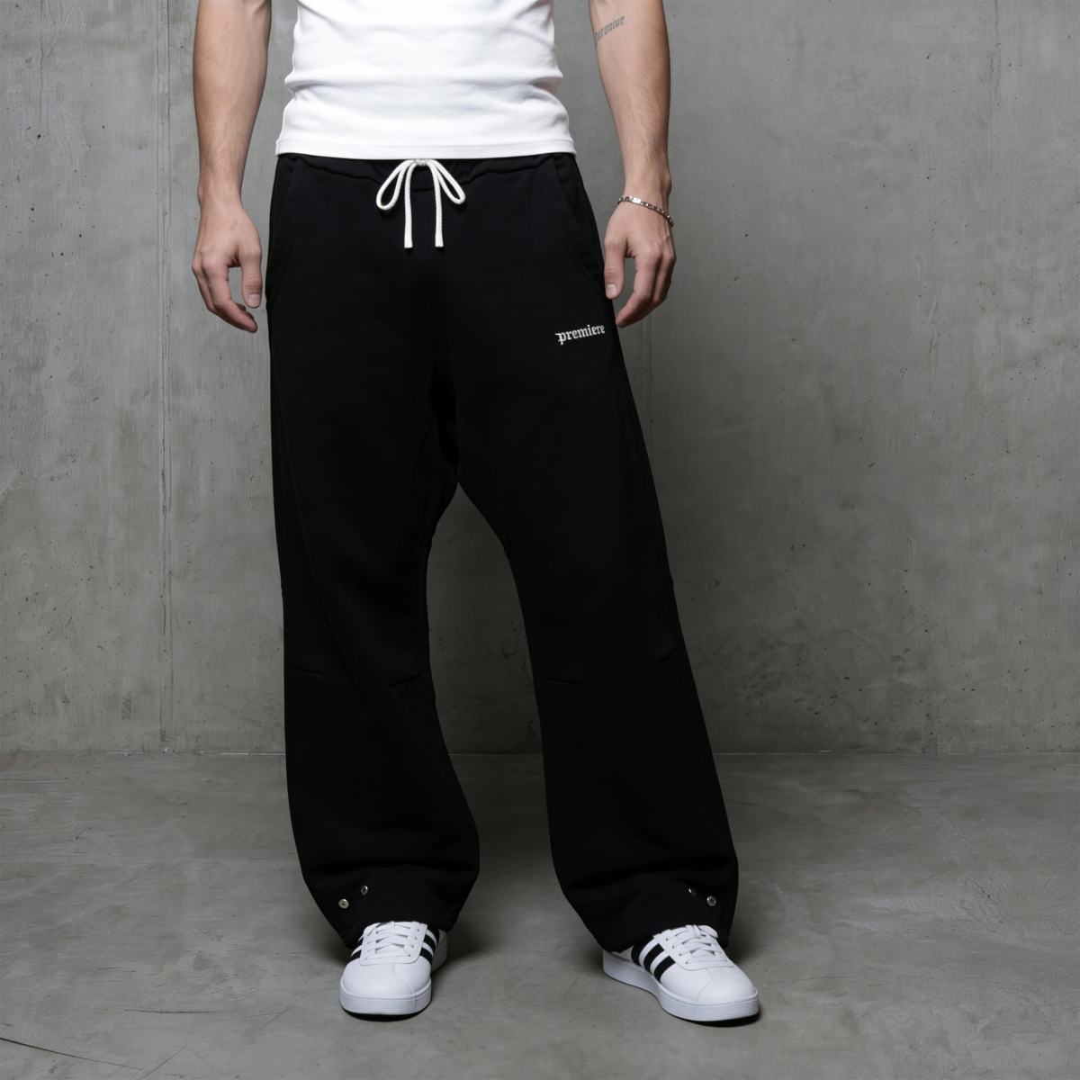 BASIC SWEATPANTS BLACK