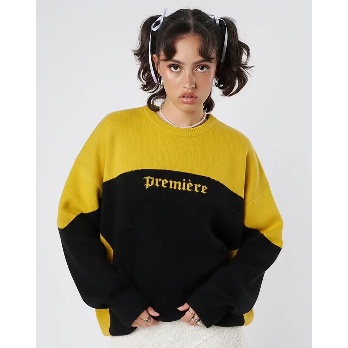 KNITTED SWEATER YELLOW MOON