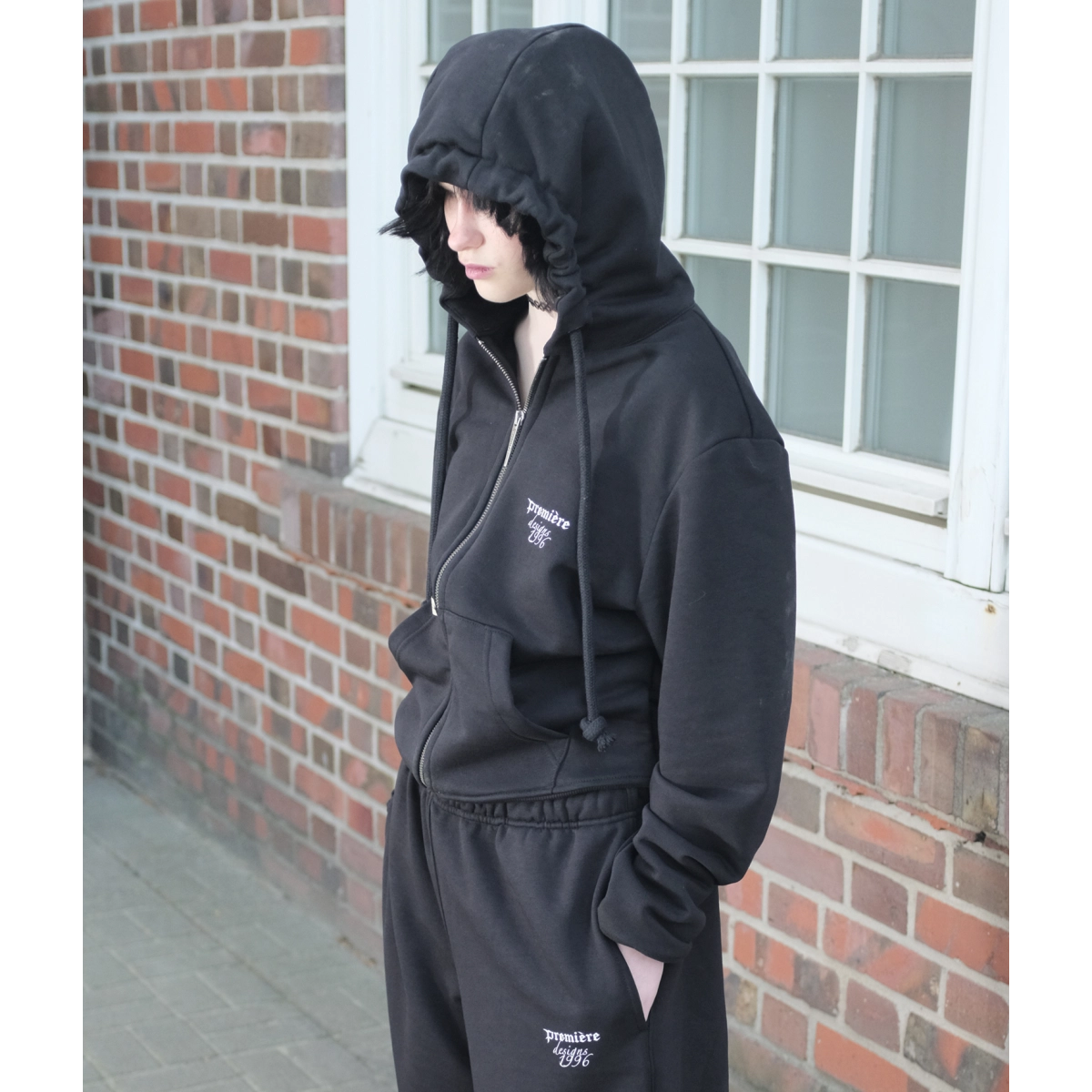 BASIC ZIP REGULAR CUT HOODIE BLACK