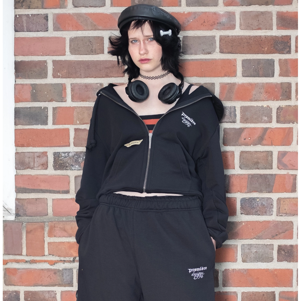 BASIC ZIP REGULAR CUT HOODIE BLACK