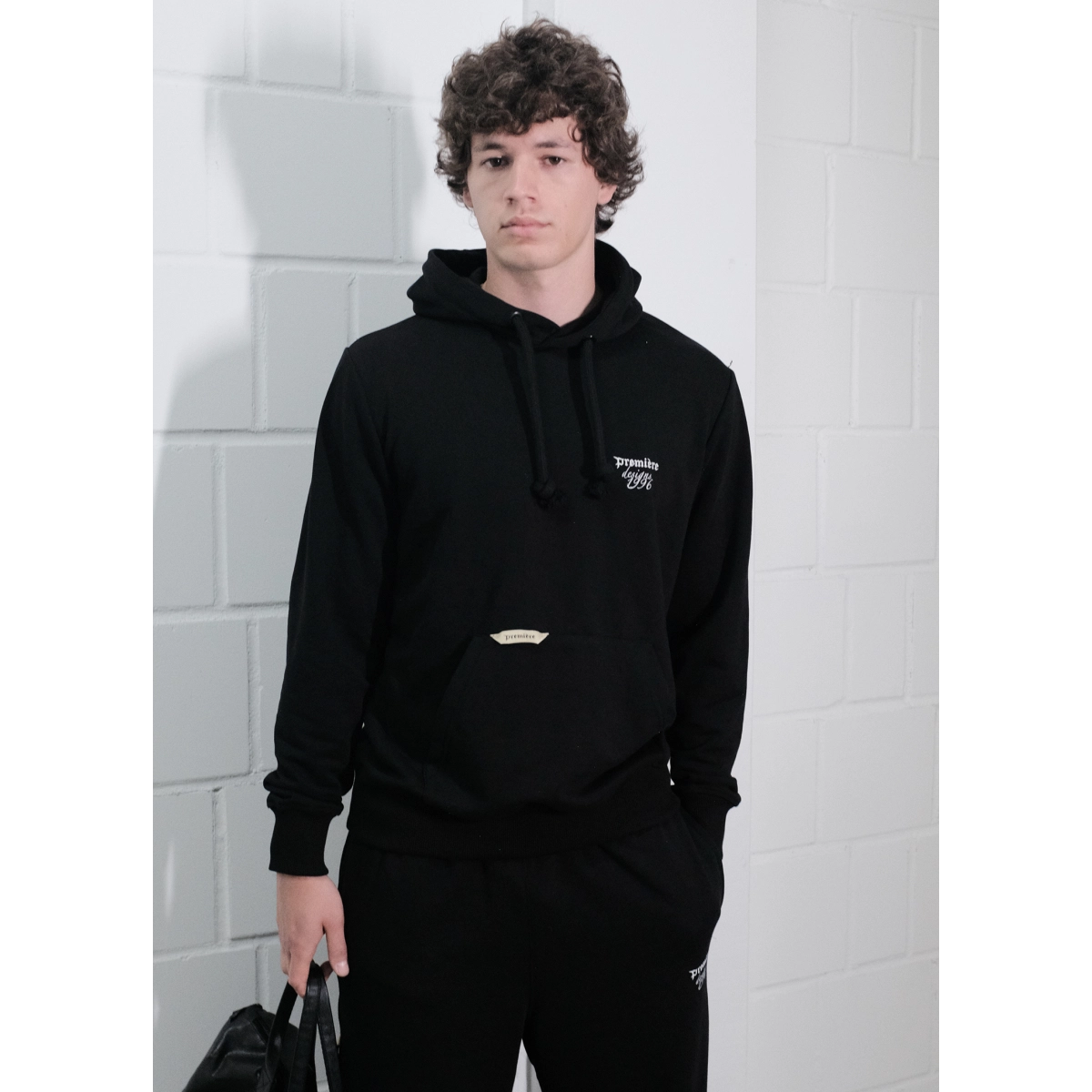 BASIC REGULAR CUT HOODIE BLACK