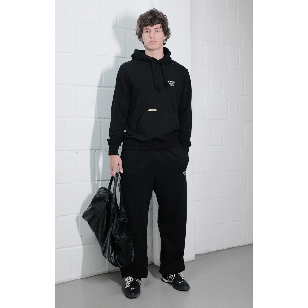 BASIC ZIP REGULAR CUT HOODIE BLACK