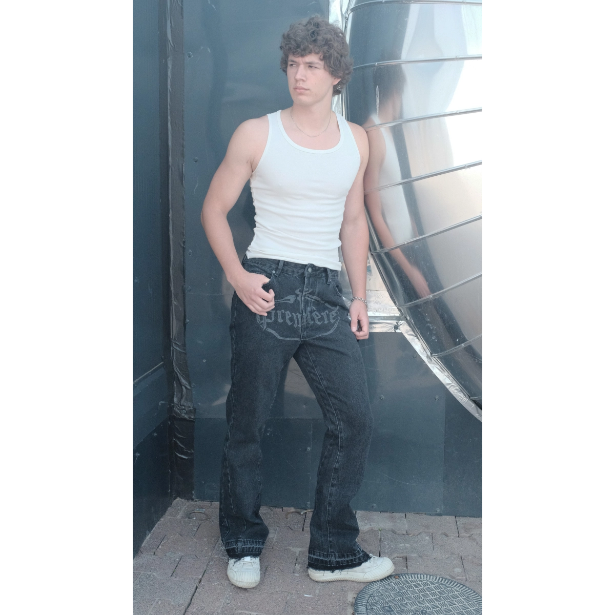 LASER FLARED JEANS